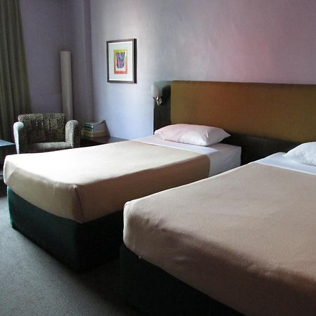 Strand Hotel Сингапур Номер фото